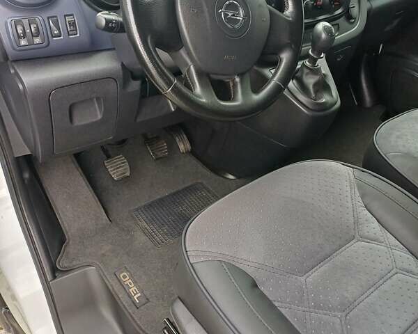 Білий Опель Віваро, об'ємом двигуна 1.6 л та пробігом 293 тис. км за 15300 $, фото 22 на Automoto.ua