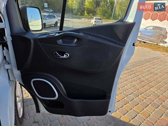 Белый Опель Виваро, объемом двигателя 1.6 л и пробегом 245 тыс. км за 14800 $, фото 46 на Automoto.ua