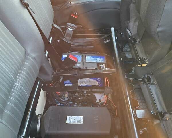 Белый Опель Виваро, объемом двигателя 1.6 л и пробегом 184 тыс. км за 16000 $, фото 10 на Automoto.ua