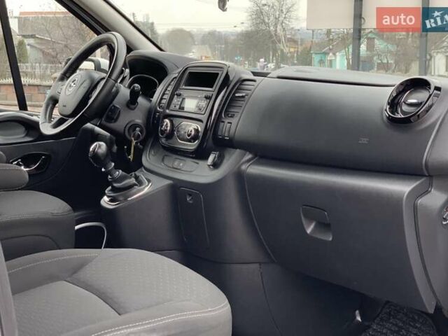 Белый Опель Виваро, объемом двигателя 1.6 л и пробегом 189 тыс. км за 17950 $, фото 19 на Automoto.ua