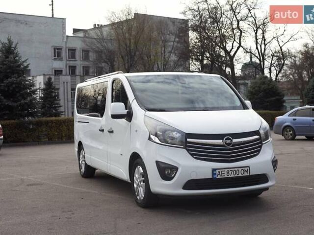 Белый Опель Виваро, объемом двигателя 1.6 л и пробегом 195 тыс. км за 18200 $, фото 5 на Automoto.ua