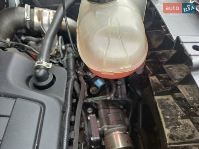 Білий Опель Віваро, об'ємом двигуна 1.6 л та пробігом 293 тис. км за 15300 $, фото 2 на Automoto.ua