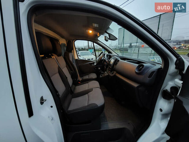 Білий Опель Віваро, об'ємом двигуна 1.6 л та пробігом 248 тис. км за 12000 $, фото 11 на Automoto.ua