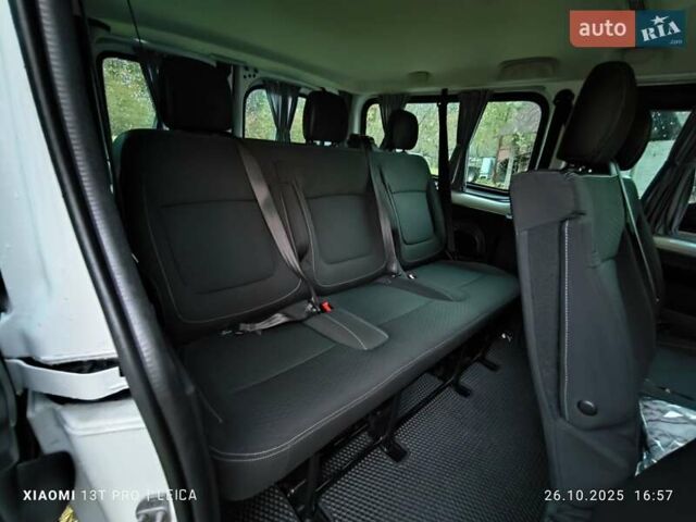 Белый Опель Виваро, объемом двигателя 1.6 л и пробегом 254 тыс. км за 16999 $, фото 9 на Automoto.ua