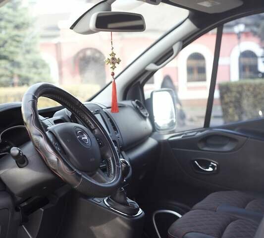 Белый Опель Виваро, объемом двигателя 1.6 л и пробегом 195 тыс. км за 18200 $, фото 15 на Automoto.ua