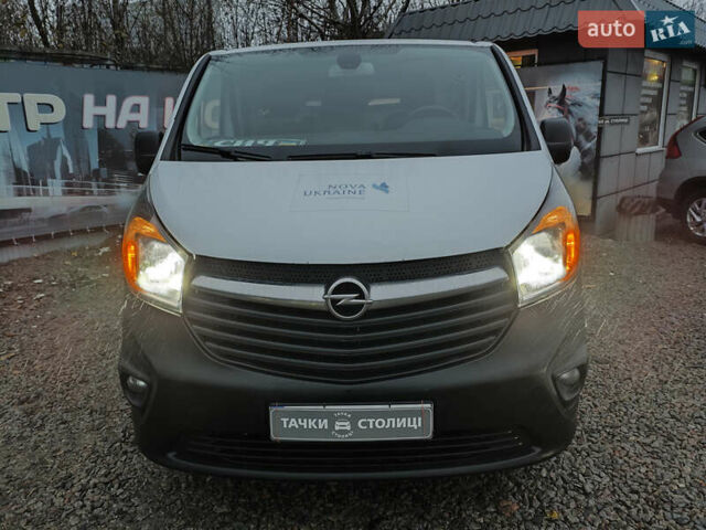 Білий Опель Віваро, об'ємом двигуна 1.6 л та пробігом 248 тис. км за 12000 $, фото 1 на Automoto.ua
