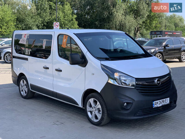 Белый Опель Виваро, объемом двигателя 1.6 л и пробегом 183 тыс. км за 14555 $, фото 6 на Automoto.ua