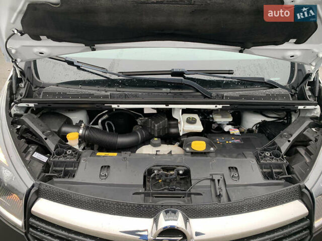 Білий Опель Віваро, об'ємом двигуна 1.6 л та пробігом 183 тис. км за 14900 $, фото 7 на Automoto.ua