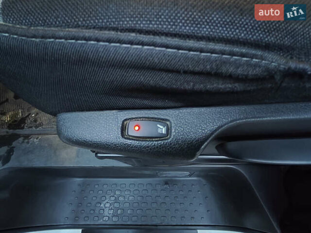 Білий Опель Віваро, об'ємом двигуна 1.6 л та пробігом 248 тис. км за 12000 $, фото 19 на Automoto.ua