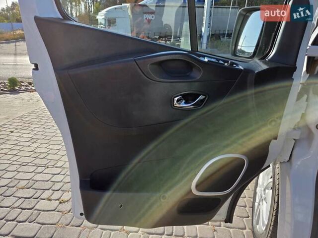 Белый Опель Виваро, объемом двигателя 1.6 л и пробегом 245 тыс. км за 14800 $, фото 29 на Automoto.ua