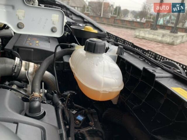 Белый Опель Виваро, объемом двигателя 1.6 л и пробегом 189 тыс. км за 17950 $, фото 40 на Automoto.ua