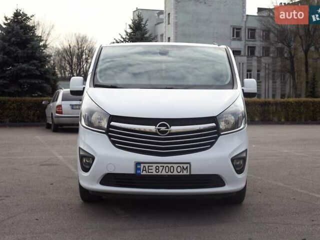 Белый Опель Виваро, объемом двигателя 1.6 л и пробегом 195 тыс. км за 18200 $, фото 6 на Automoto.ua