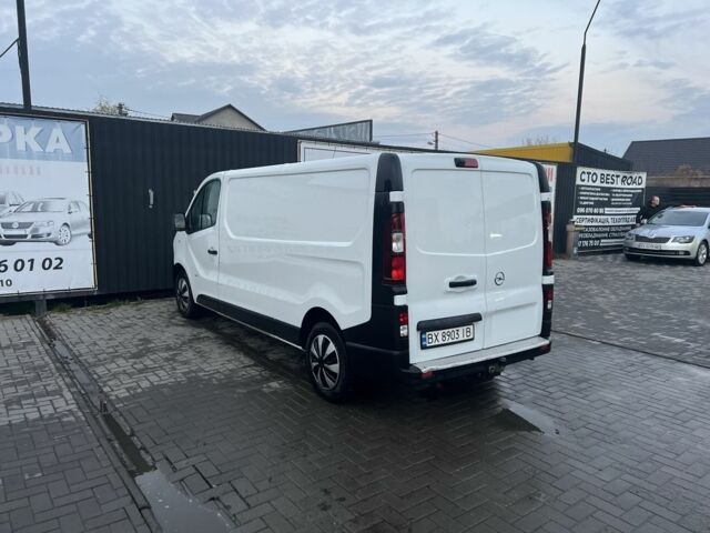 Белый Опель Виваро, объемом двигателя 1.6 л и пробегом 243 тыс. км за 11800 $, фото 4 на Automoto.ua