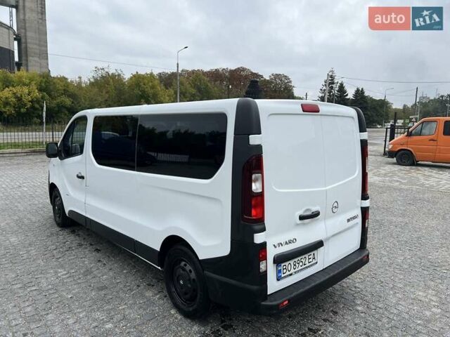 Білий Опель Віваро, об'ємом двигуна 1.6 л та пробігом 209 тис. км за 17500 $, фото 1 на Automoto.ua