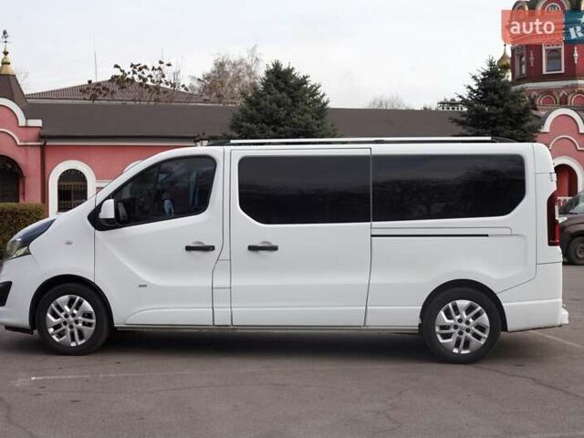 Белый Опель Виваро, объемом двигателя 1.6 л и пробегом 195 тыс. км за 18200 $, фото 1 на Automoto.ua