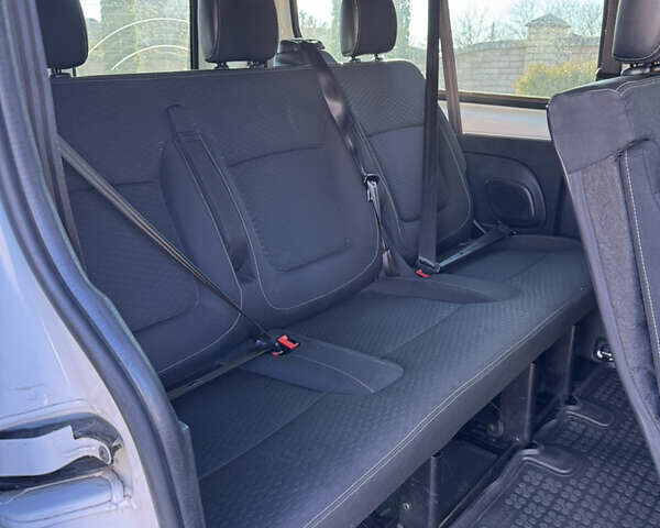 Белый Опель Виваро, объемом двигателя 1.6 л и пробегом 276 тыс. км за 14900 $, фото 14 на Automoto.ua