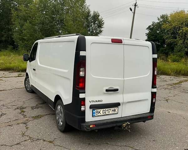 Белый Опель Виваро, объемом двигателя 1.6 л и пробегом 173 тыс. км за 13200 $, фото 2 на Automoto.ua