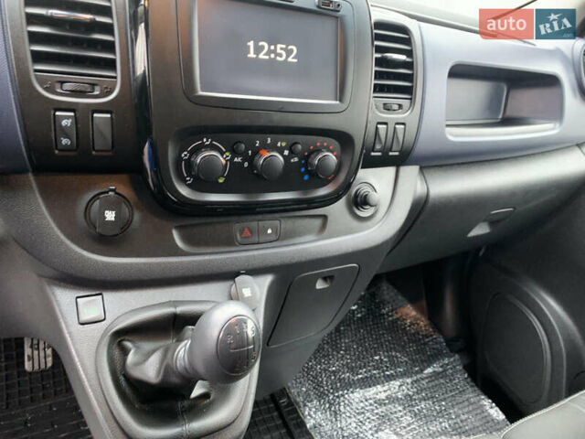 Білий Опель Віваро, об'ємом двигуна 1.6 л та пробігом 183 тис. км за 14900 $, фото 10 на Automoto.ua