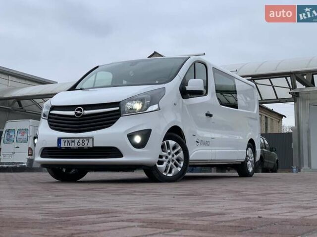 Белый Опель Виваро, объемом двигателя 1.6 л и пробегом 189 тыс. км за 17950 $, фото 2 на Automoto.ua
