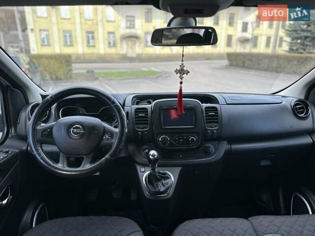 Белый Опель Виваро, объемом двигателя 1.6 л и пробегом 195 тыс. км за 18200 $, фото 17 на Automoto.ua