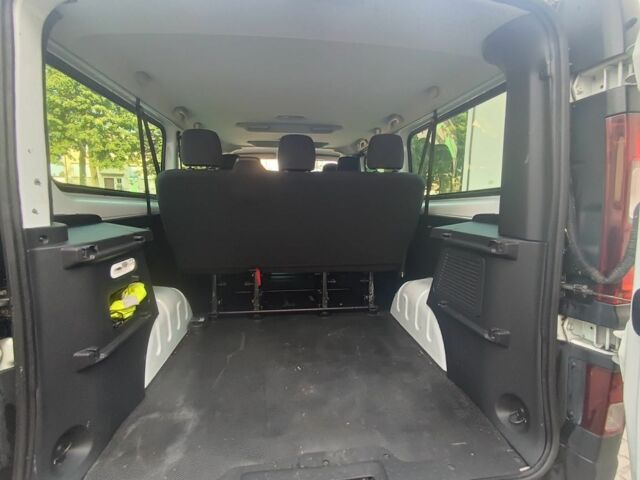 Білий Опель Віваро, об'ємом двигуна 1.6 л та пробігом 247 тис. км за 12850 $, фото 12 на Automoto.ua