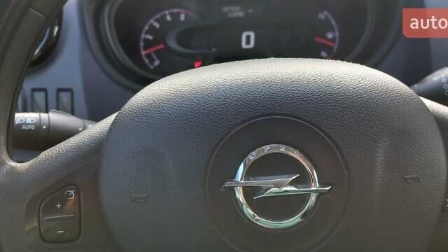 Белый Опель Виваро, объемом двигателя 1.6 л и пробегом 298 тыс. км за 10300 $, фото 43 на Automoto.ua