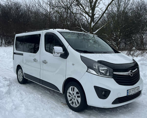 Білий Опель Віваро, об'ємом двигуна 1.6 л та пробігом 322 тис. км за 16500 $, фото 1 на Automoto.ua