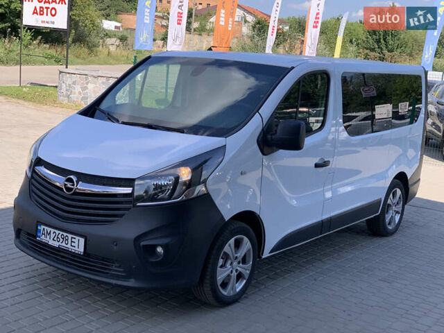 Белый Опель Виваро, объемом двигателя 1.6 л и пробегом 183 тыс. км за 14555 $, фото 2 на Automoto.ua