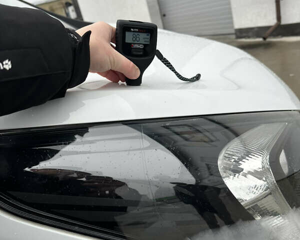 Белый Опель Виваро, объемом двигателя 1.6 л и пробегом 233 тыс. км за 14700 $, фото 111 на Automoto.ua