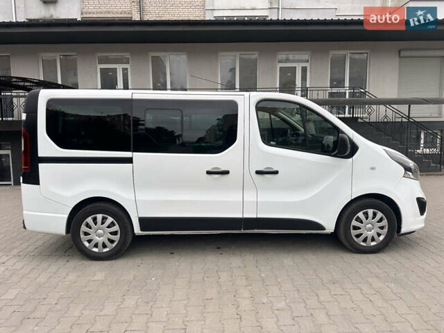 Белый Опель Виваро, объемом двигателя 1.6 л и пробегом 189 тыс. км за 17800 $, фото 9 на Automoto.ua