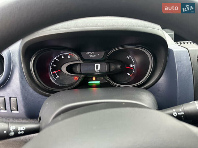 Белый Опель Виваро, объемом двигателя 1.6 л и пробегом 233 тыс. км за 14700 $, фото 46 на Automoto.ua