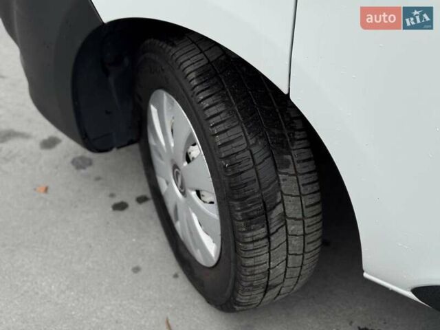 Белый Опель Виваро, объемом двигателя 1.6 л и пробегом 179 тыс. км за 15300 $, фото 12 на Automoto.ua