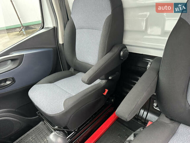 Белый Опель Виваро, объемом двигателя 1.6 л и пробегом 233 тыс. км за 14700 $, фото 54 на Automoto.ua