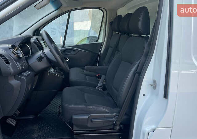 Белый Опель Виваро, объемом двигателя 1.6 л и пробегом 128 тыс. км за 14700 $, фото 17 на Automoto.ua