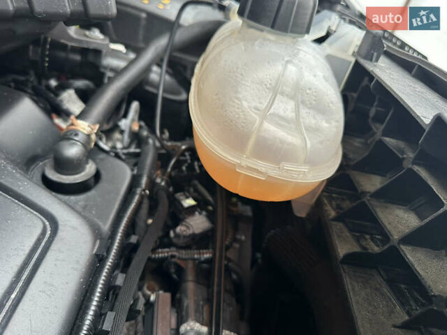 Белый Опель Виваро, объемом двигателя 1.6 л и пробегом 233 тыс. км за 14700 $, фото 91 на Automoto.ua