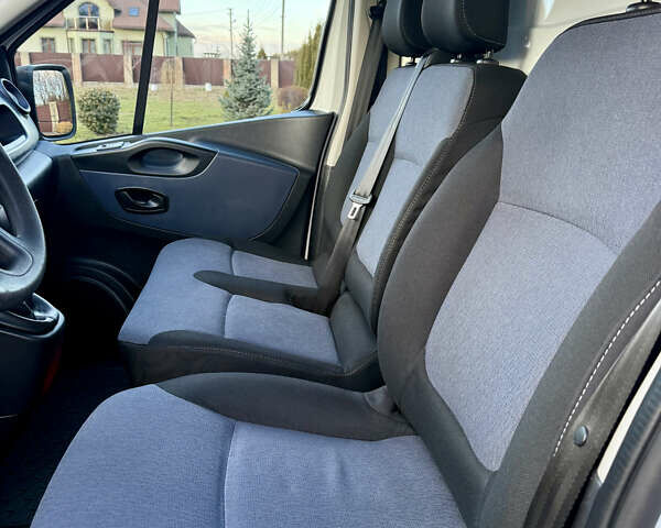 Белый Опель Виваро, объемом двигателя 1.6 л и пробегом 260 тыс. км за 11499 $, фото 21 на Automoto.ua