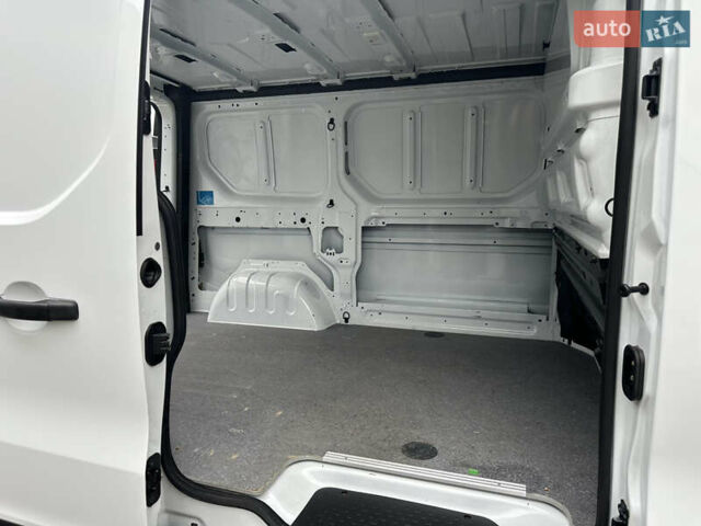 Белый Опель Виваро, объемом двигателя 1.6 л и пробегом 233 тыс. км за 14700 $, фото 62 на Automoto.ua