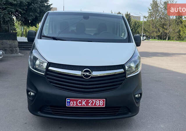 Белый Опель Виваро, объемом двигателя 1.6 л и пробегом 128 тыс. км за 14700 $, фото 8 на Automoto.ua