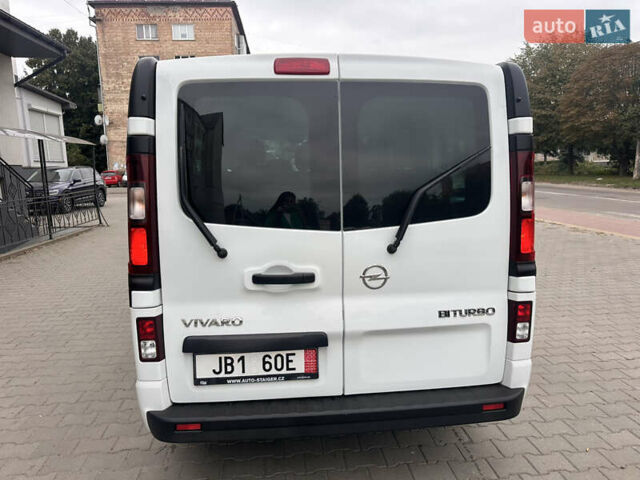 Белый Опель Виваро, объемом двигателя 1.6 л и пробегом 189 тыс. км за 17800 $, фото 7 на Automoto.ua