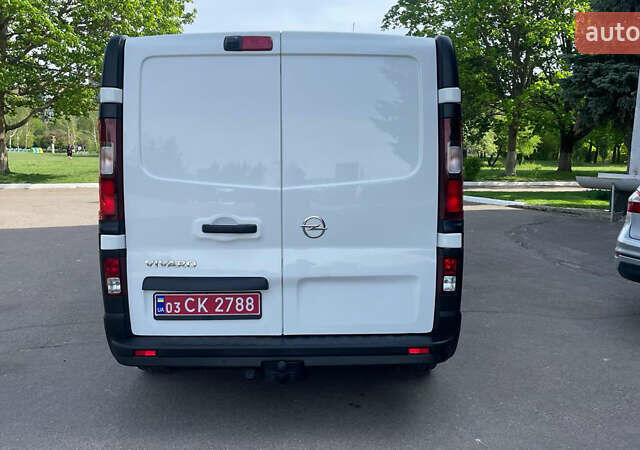 Белый Опель Виваро, объемом двигателя 1.6 л и пробегом 128 тыс. км за 14700 $, фото 4 на Automoto.ua