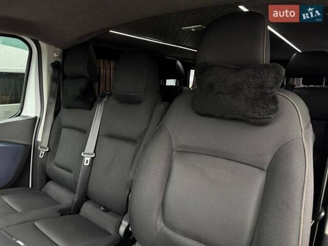 Белый Опель Виваро, объемом двигателя 1.6 л и пробегом 179 тыс. км за 15300 $, фото 42 на Automoto.ua