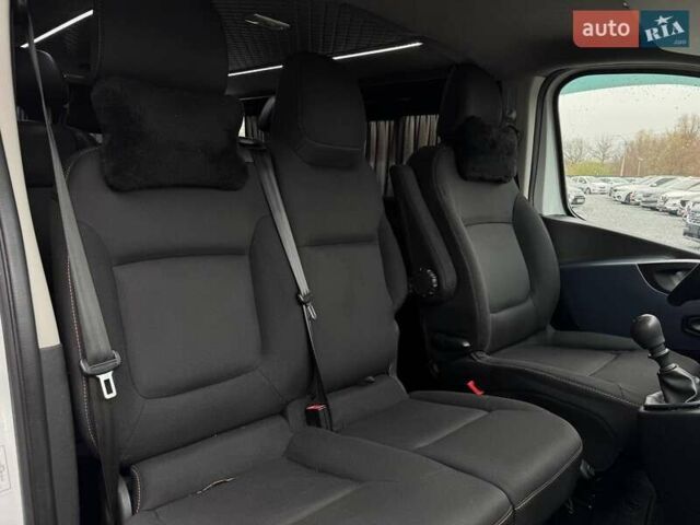 Белый Опель Виваро, объемом двигателя 1.6 л и пробегом 179 тыс. км за 15300 $, фото 58 на Automoto.ua