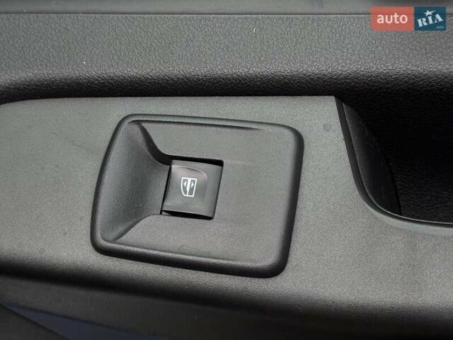 Белый Опель Виваро, объемом двигателя 1.6 л и пробегом 179 тыс. км за 15300 $, фото 56 на Automoto.ua