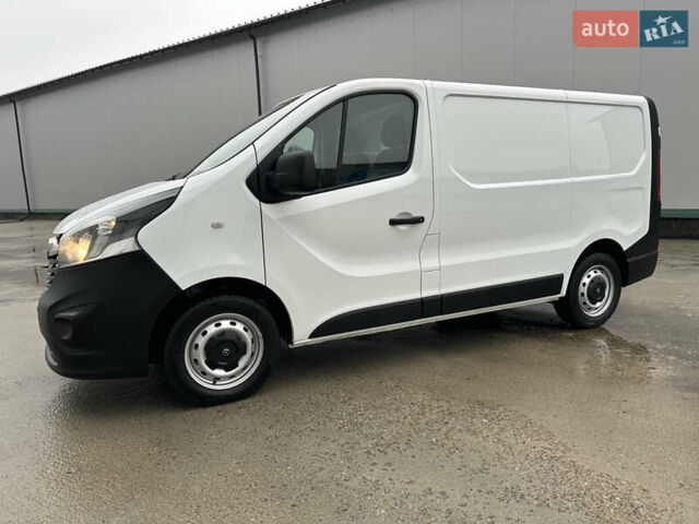 Белый Опель Виваро, объемом двигателя 1.6 л и пробегом 233 тыс. км за 14700 $, фото 5 на Automoto.ua