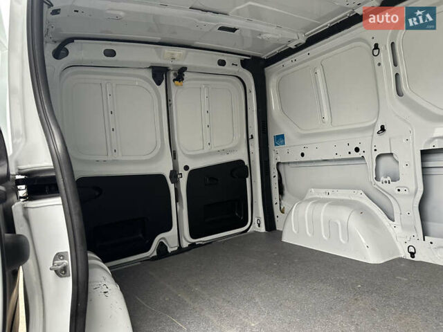 Белый Опель Виваро, объемом двигателя 1.6 л и пробегом 233 тыс. км за 14700 $, фото 63 на Automoto.ua