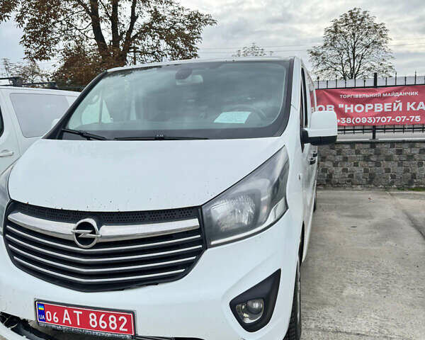 Білий Опель Віваро, об'ємом двигуна 1.6 л та пробігом 346 тис. км за 10750 $, фото 1 на Automoto.ua