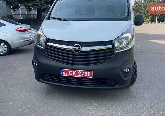 Белый Опель Виваро, объемом двигателя 1.6 л и пробегом 128 тыс. км за 14700 $, фото 48 на Automoto.ua