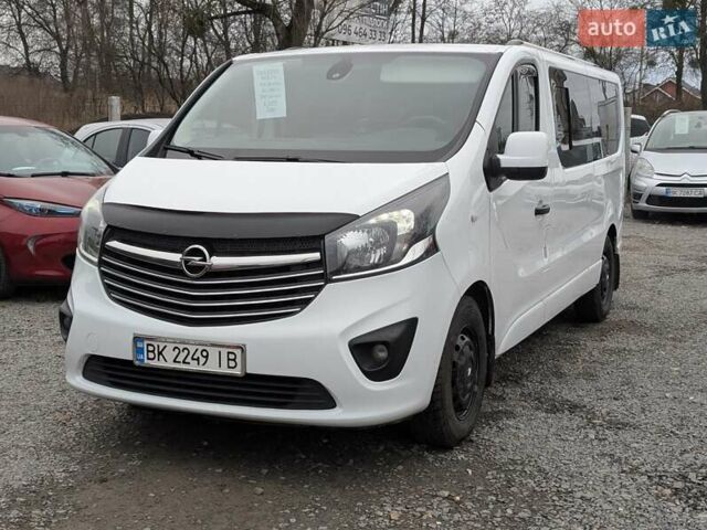 Білий Опель Віваро, об'ємом двигуна 1.6 л та пробігом 205 тис. км за 16550 $, фото 5 на Automoto.ua