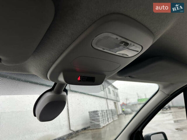 Белый Опель Виваро, объемом двигателя 1.6 л и пробегом 233 тыс. км за 14700 $, фото 52 на Automoto.ua