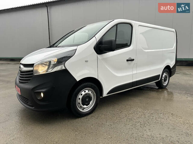 Белый Опель Виваро, объемом двигателя 1.6 л и пробегом 233 тыс. км за 14700 $, фото 4 на Automoto.ua